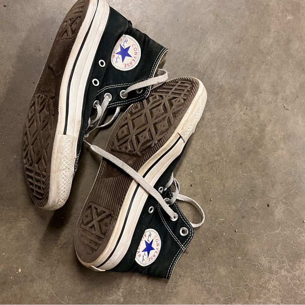 BLACK HIGH TOP CONVERSE